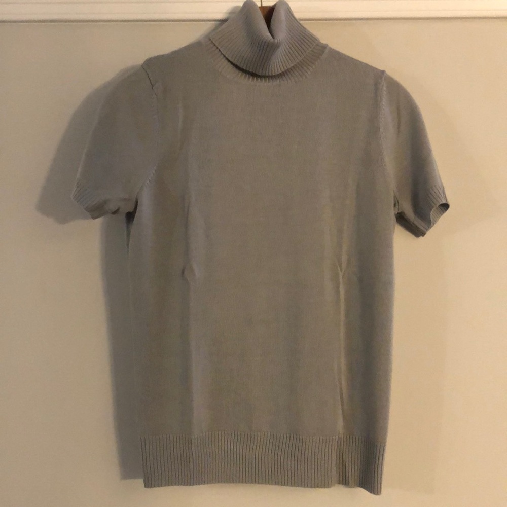 Short Sleeve Gray Sweater